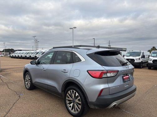 2022 Ford Escape Titanium Hybrid
