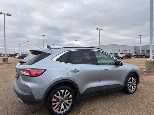 2022 Ford Escape Titanium Hybrid