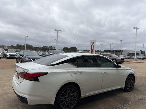 2025 Nissan Altima SR