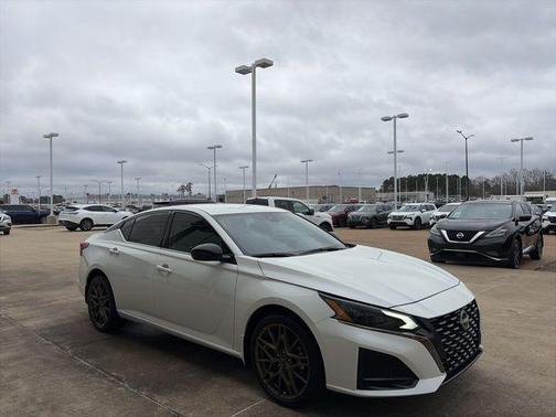 2025 Nissan Altima SR