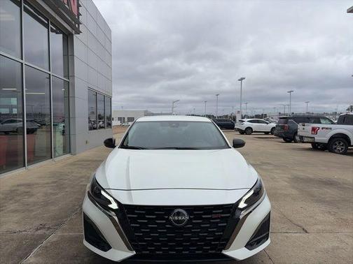 2025 Nissan Altima SR