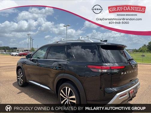 2024 Nissan Pathfinder Platinum