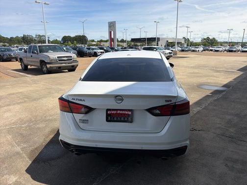 White 2024 Nissan Altima 2.5 SR