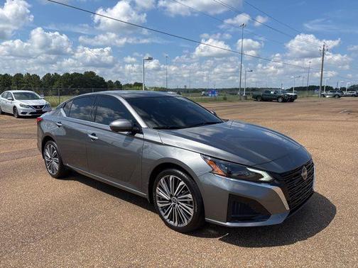 2025 Nissan Altima SL