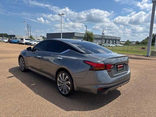2025 Nissan Altima SL