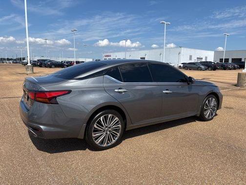 2025 Nissan Altima SL