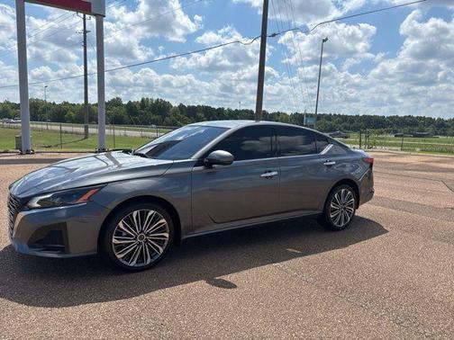 2025 Nissan Altima SL