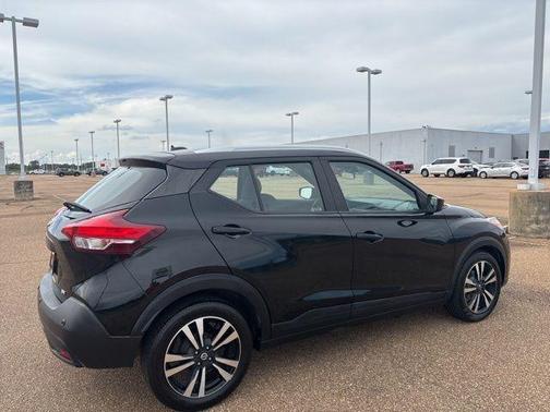 2020 Nissan Kicks SV