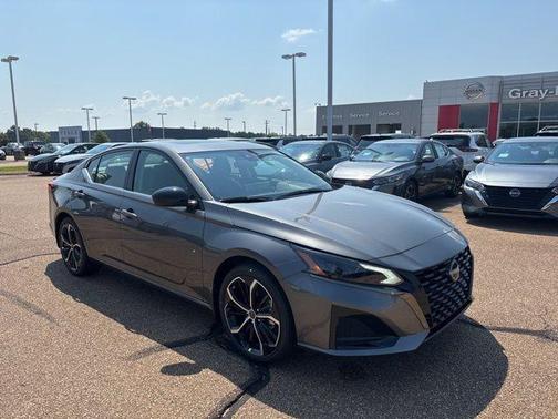 2025 Nissan Altima SR