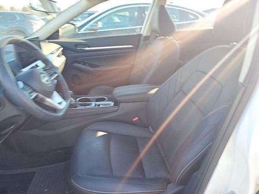 2024 Nissan Altima 2.0 SR