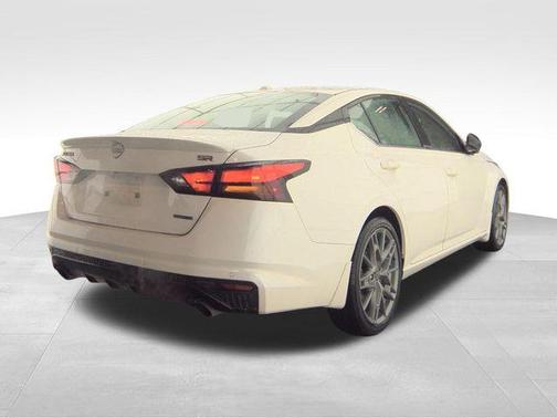 2024 Nissan Altima 2.0 SR