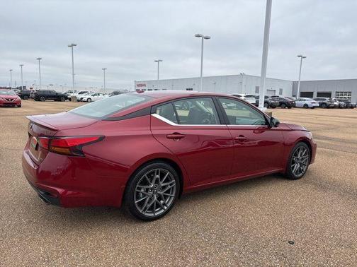 2024 Nissan Altima 2.0 SR