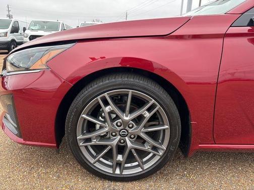 2024 Nissan Altima 2.0 SR