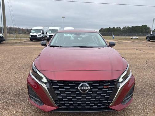 2024 Nissan Altima 2.0 SR