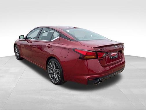 2024 Nissan Altima 2.0 SR