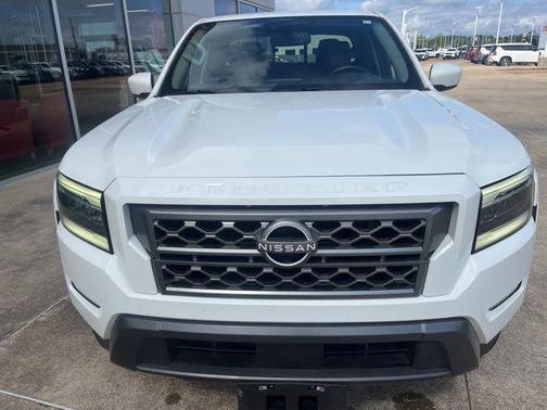 Glacier White 2022 Nissan Frontier SV