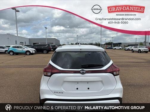 2025 Nissan Kicks Play S