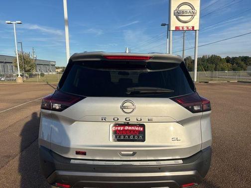 2022 Nissan Rogue SL