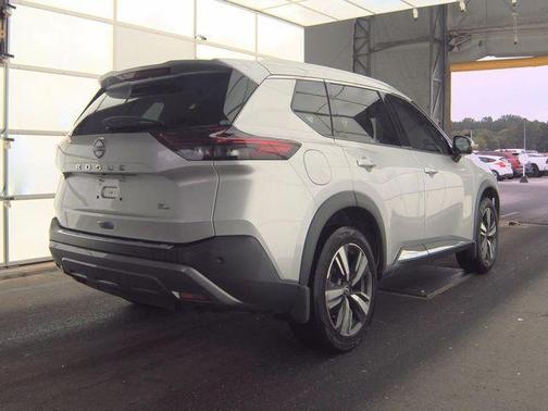 2022 Nissan Rogue SL