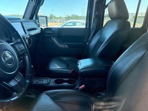 Black Clearcoat 2016 Jeep Wrangler Unlimited Sahara