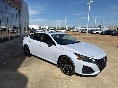 2025 Nissan Altima SR