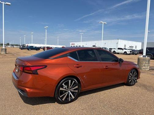 2022 Nissan Altima 2.5 SR