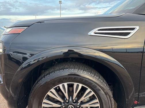 2024 Nissan Armada SL