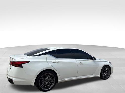 2024 Nissan Altima 2.0 SR