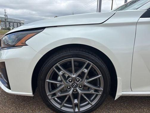 2024 Nissan Altima 2.0 SR