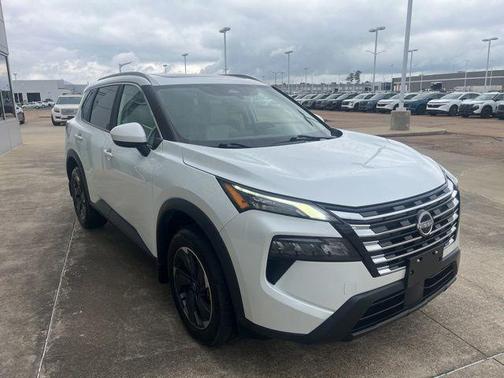 Everest White P 2024 Nissan Rogue SV