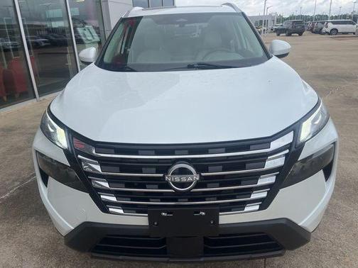 Everest White P 2024 Nissan Rogue SV