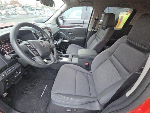 2024 Nissan Frontier SV