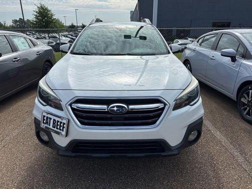 White 2019 Subaru Outback 2.5i Premium