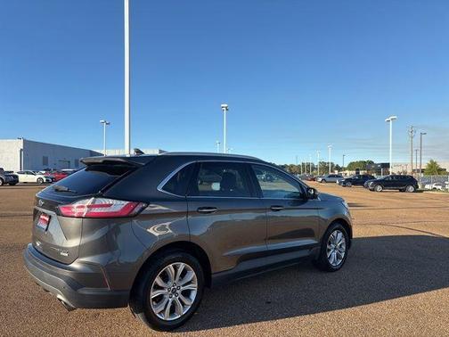 2020 Ford Edge Titanium