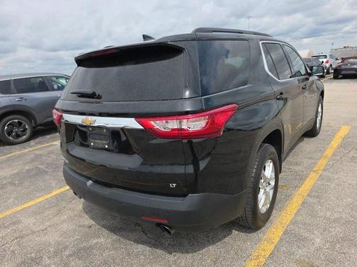Mosaic Black Metallic 2019 Chevrolet Traverse LT Cloth