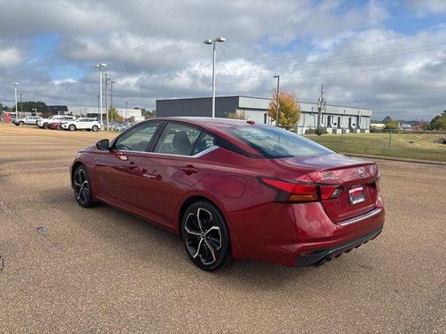 2023 Nissan Altima 2.5 SR