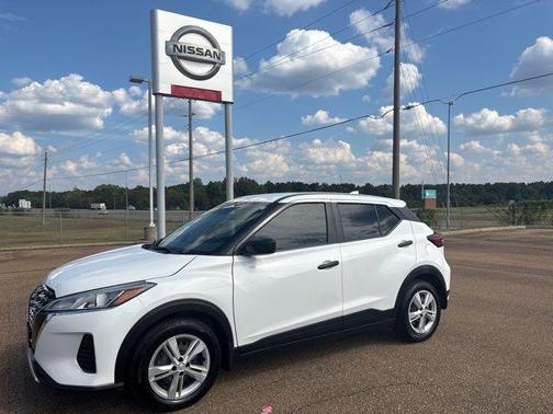 2024 Nissan Kicks S