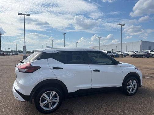 2024 Nissan Kicks S