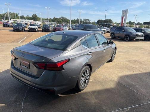 Gun Metallic 2024 Nissan Altima 2.5 SV