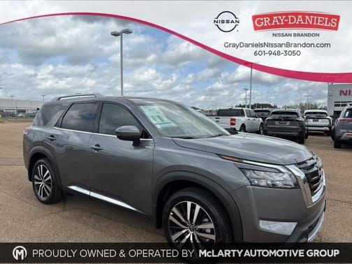 2025 Nissan Pathfinder Platinum