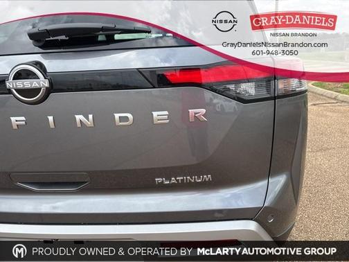 2025 Nissan Pathfinder Platinum