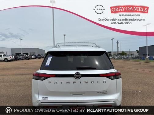 2025 Nissan Pathfinder Platinum