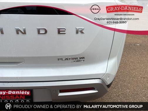 2025 Nissan Pathfinder Platinum