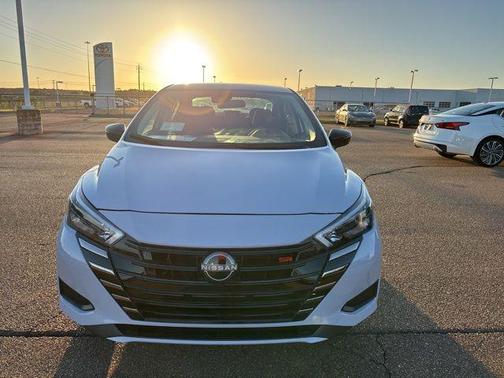 2025 Nissan Versa 1.6 SR