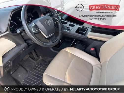 2022 Toyota Sienna XLE