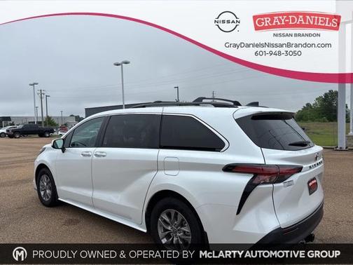 2022 Toyota Sienna XLE
