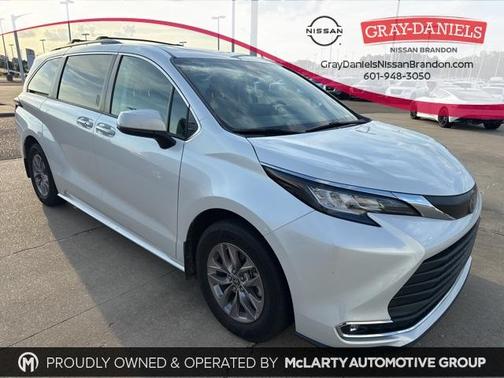 2022 Toyota Sienna XLE