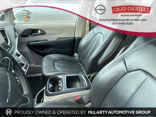 2022 Chrysler Pacifica Touring-L