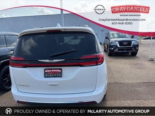 2022 Chrysler Pacifica Touring-L