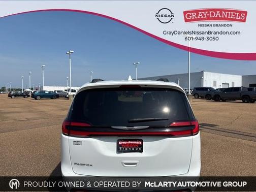 2022 Chrysler Pacifica Touring-L